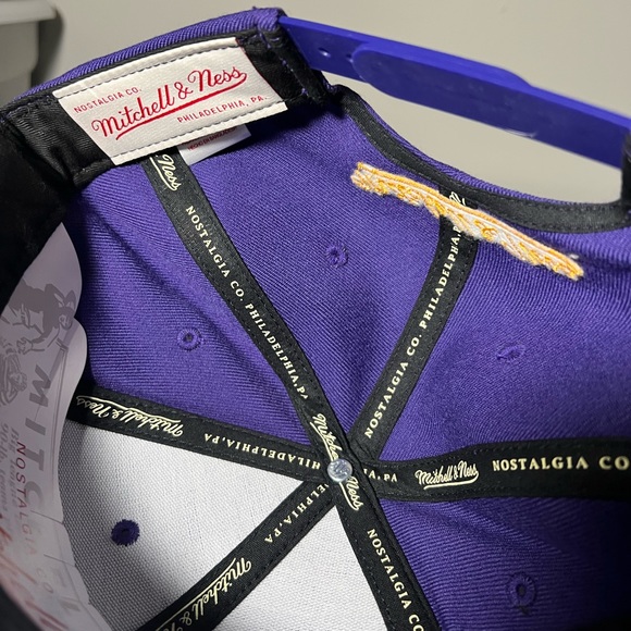 Lakers SnapBack Hat NWT - Picture 5 of 6